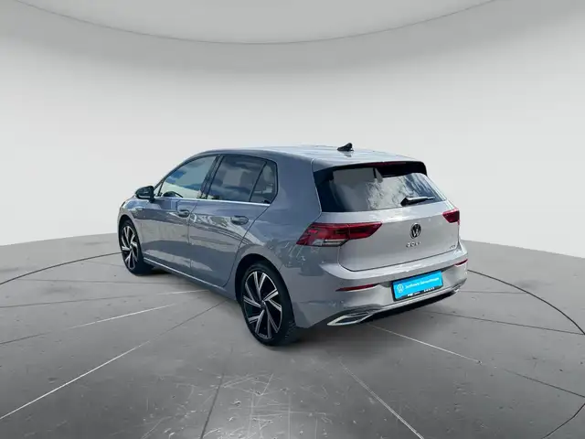Volkswagen Golf view 3
