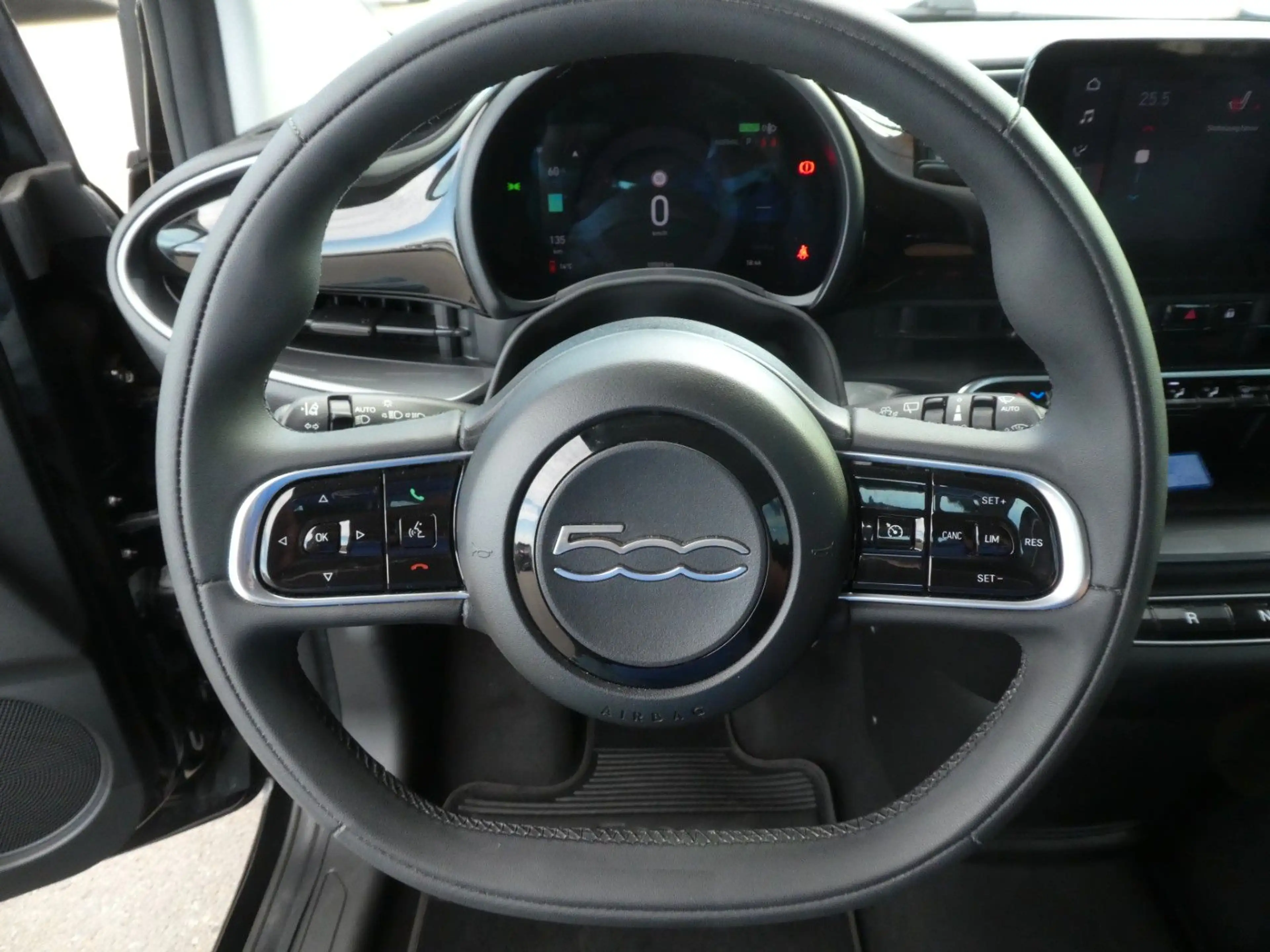 Fiat 500e 500 e Basis Klima, SHZ, PDC, Kamera — photo 13