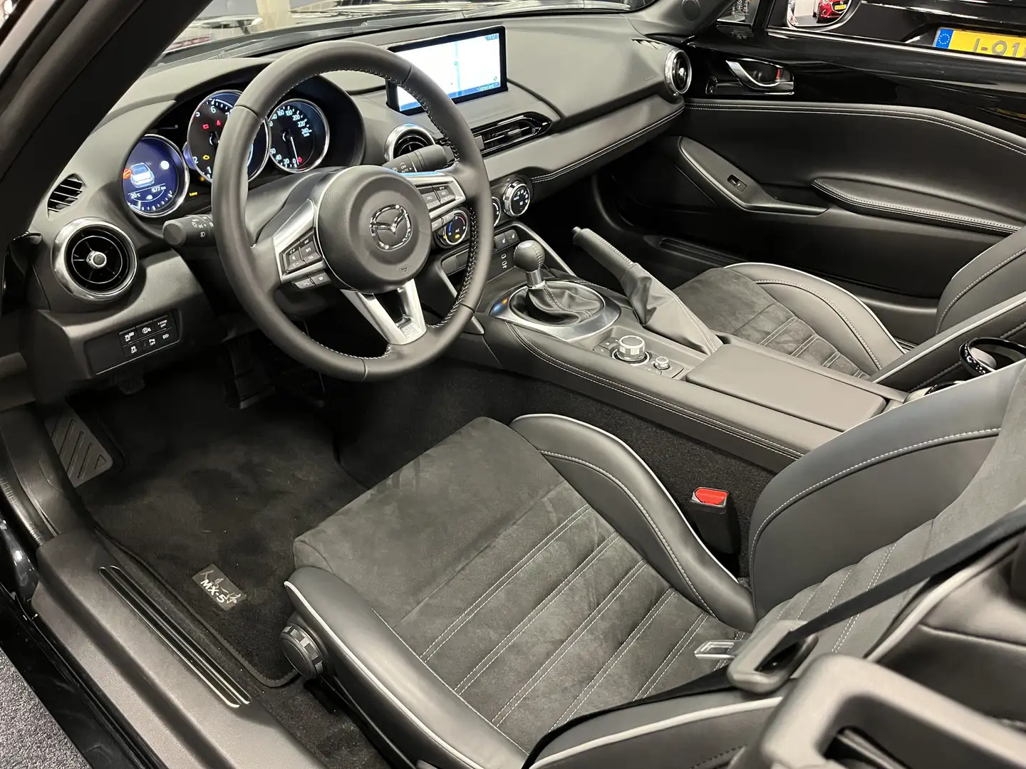 Mazda MX-5 ND Roadster 2.0 SkyActiv-G 184PK Homura Recaro BBS Noir - 2