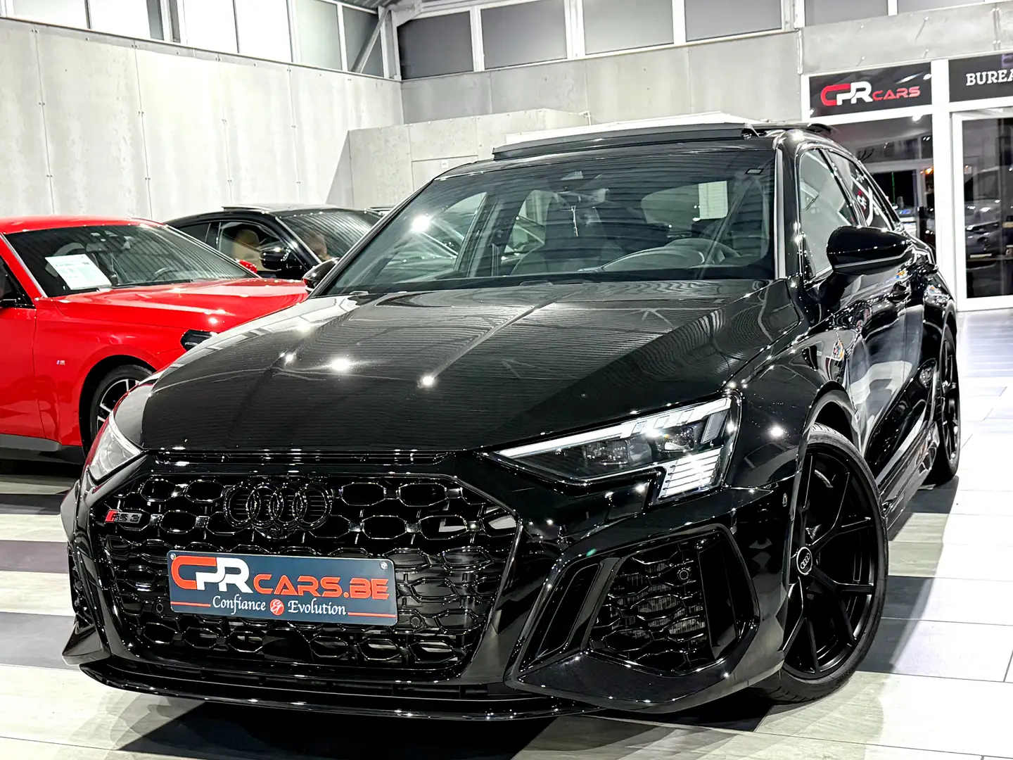 Audi RS3 Sportback 2.5 TFSI Quattro S tronic 1e Main Zwart - 1