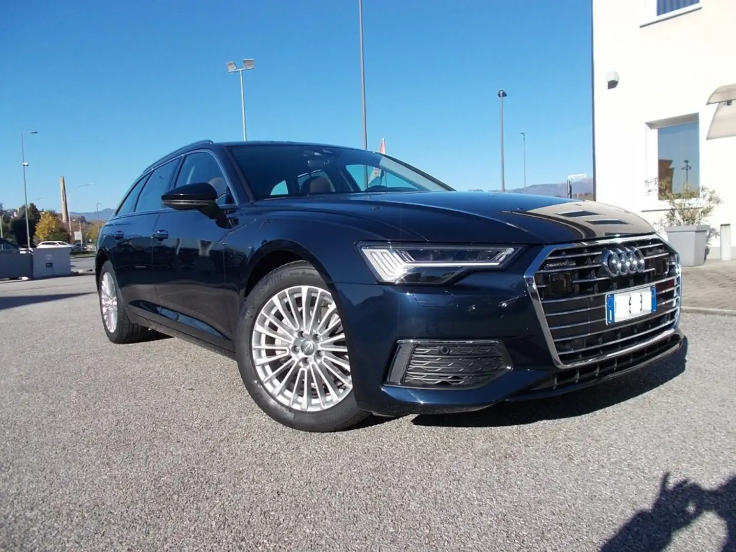 Audi A6 Avant 40 2.0 TDI MHEV quattro ultra S tronic Sport Bleu - 1