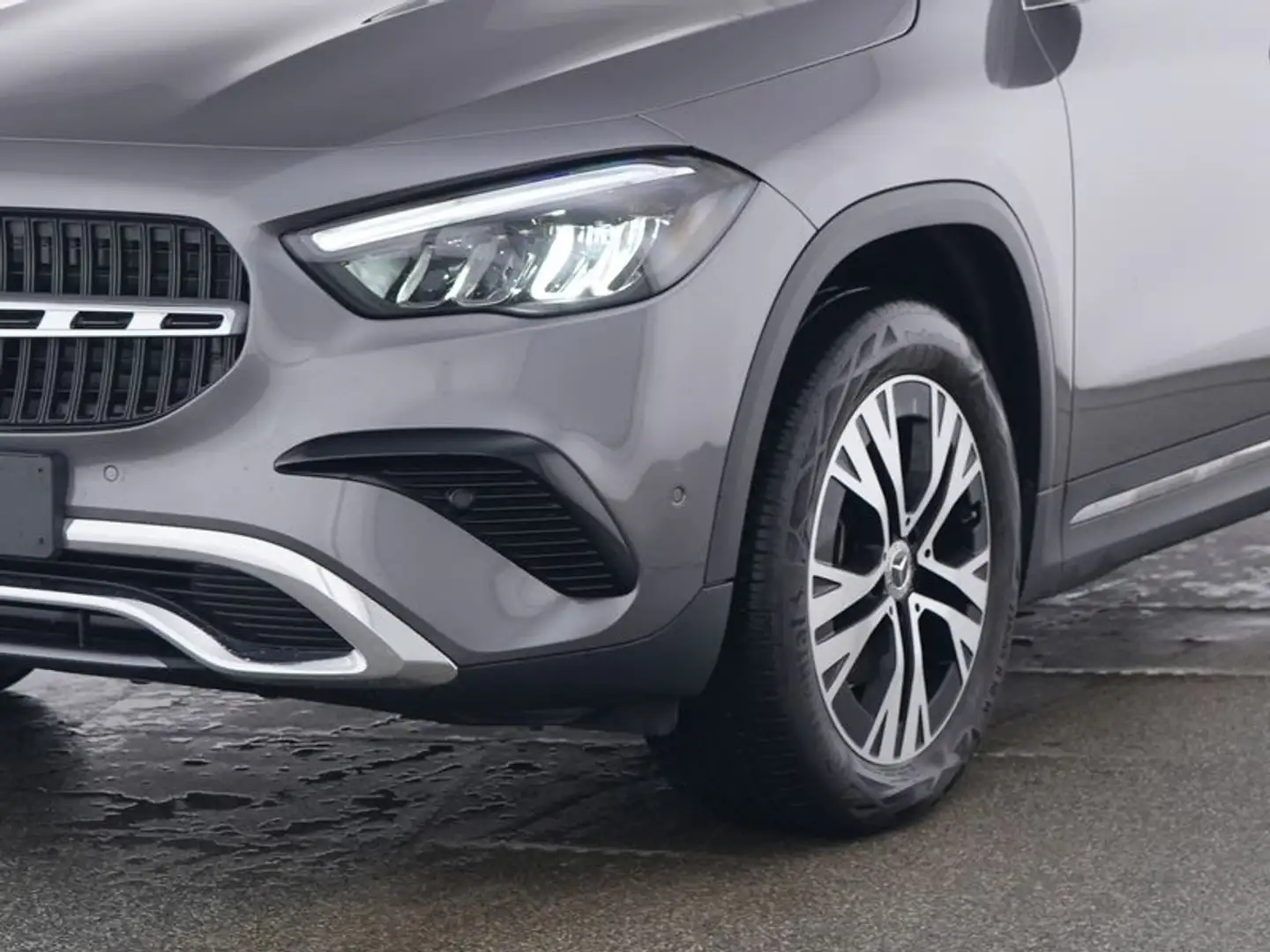 Mercedes-Benz GLA 200 d Progressive AUT Kam. KlimaA LED LM PDC Gris - 2