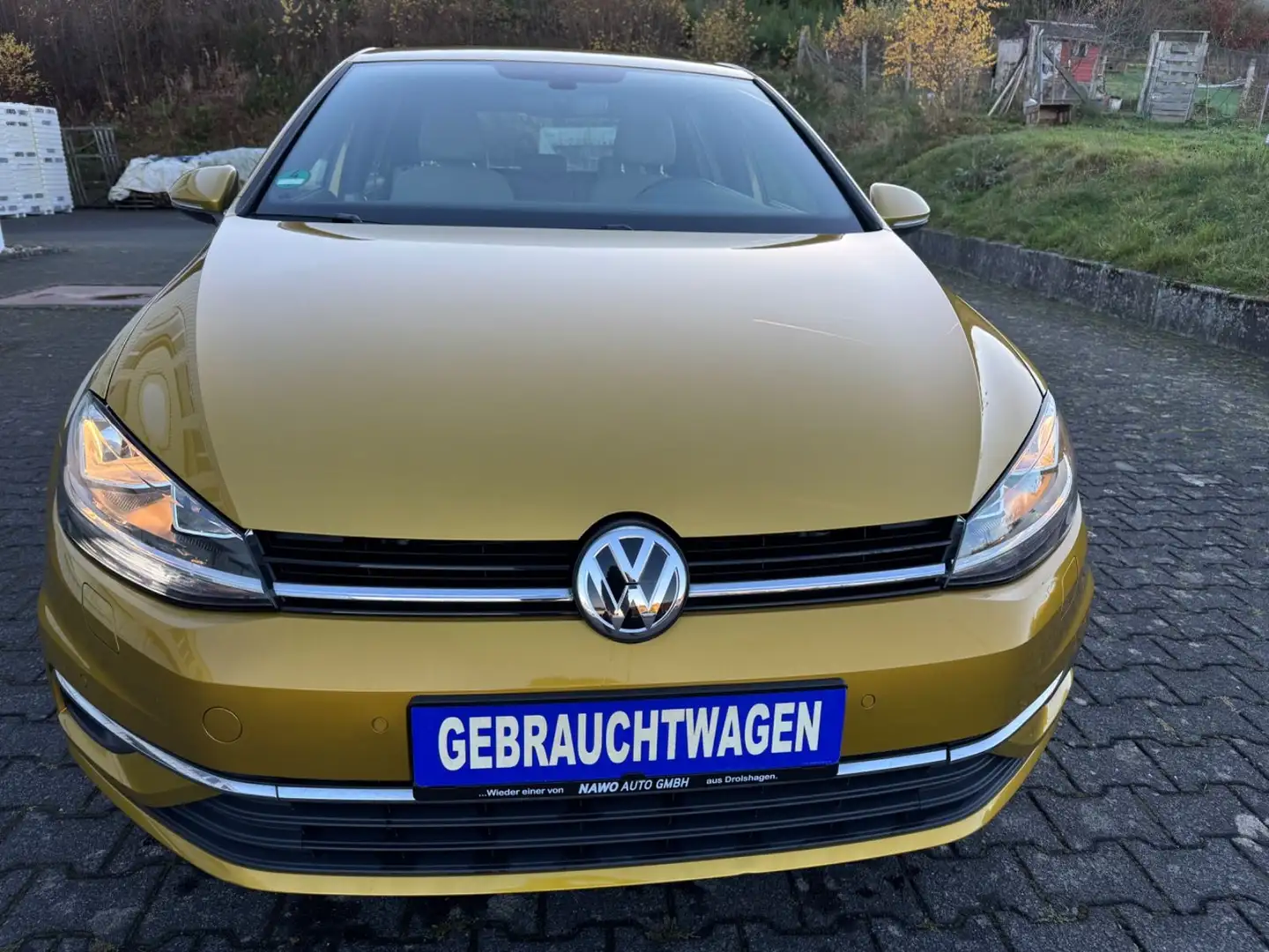 Volkswagen Golf VII-Comfortline DSG-AHK-nur 43000 km- Gelb - 2