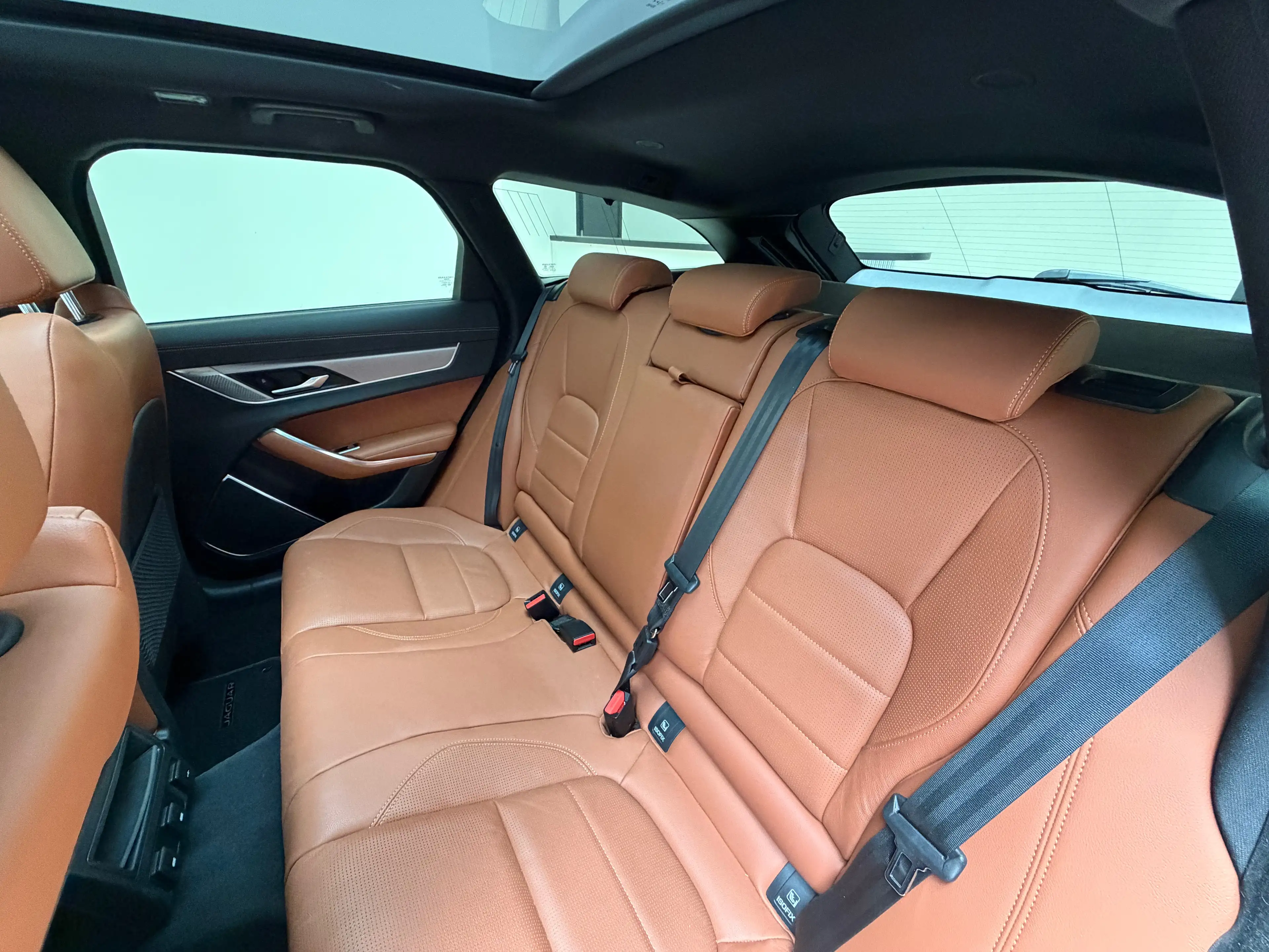 Jaguar XF XF Sportbrake 2.0 D MHEV D200 R-Dynamic S — photo 10