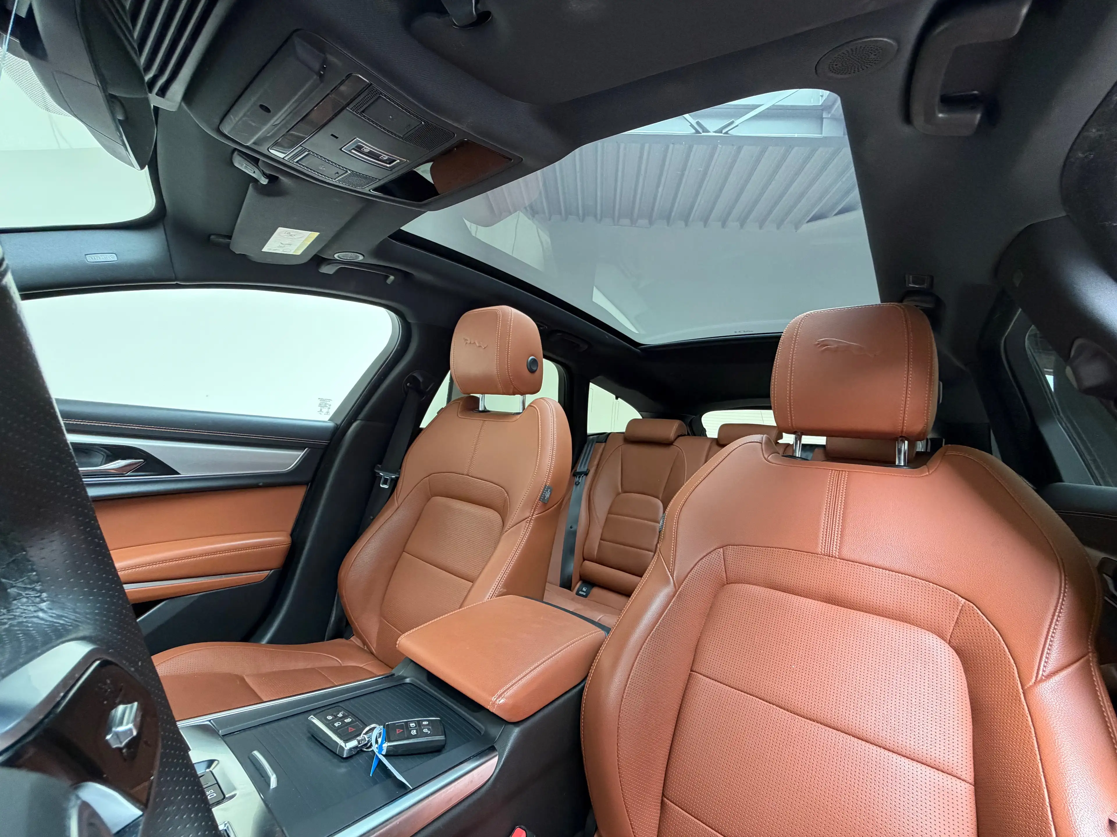 Jaguar XF XF Sportbrake 2.0 D MHEV D200 R-Dynamic S — photo 14