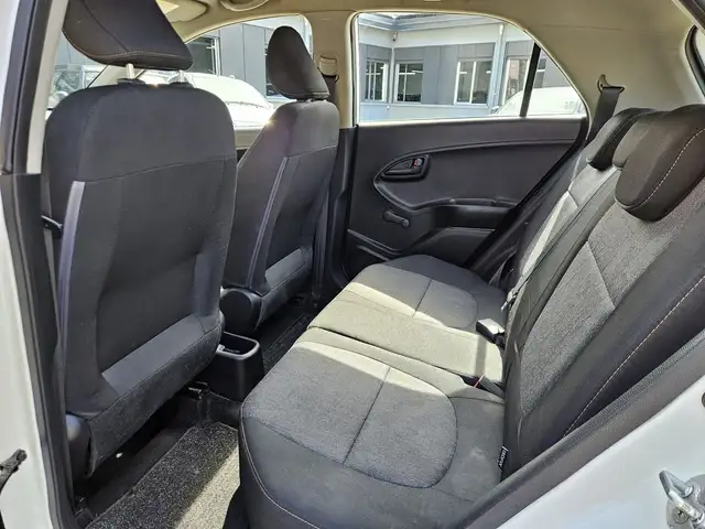 Kia Picanto view 8
