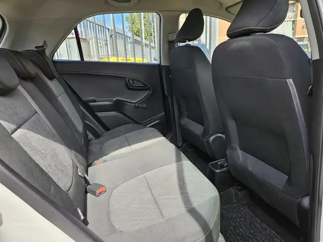 Kia Picanto view 12