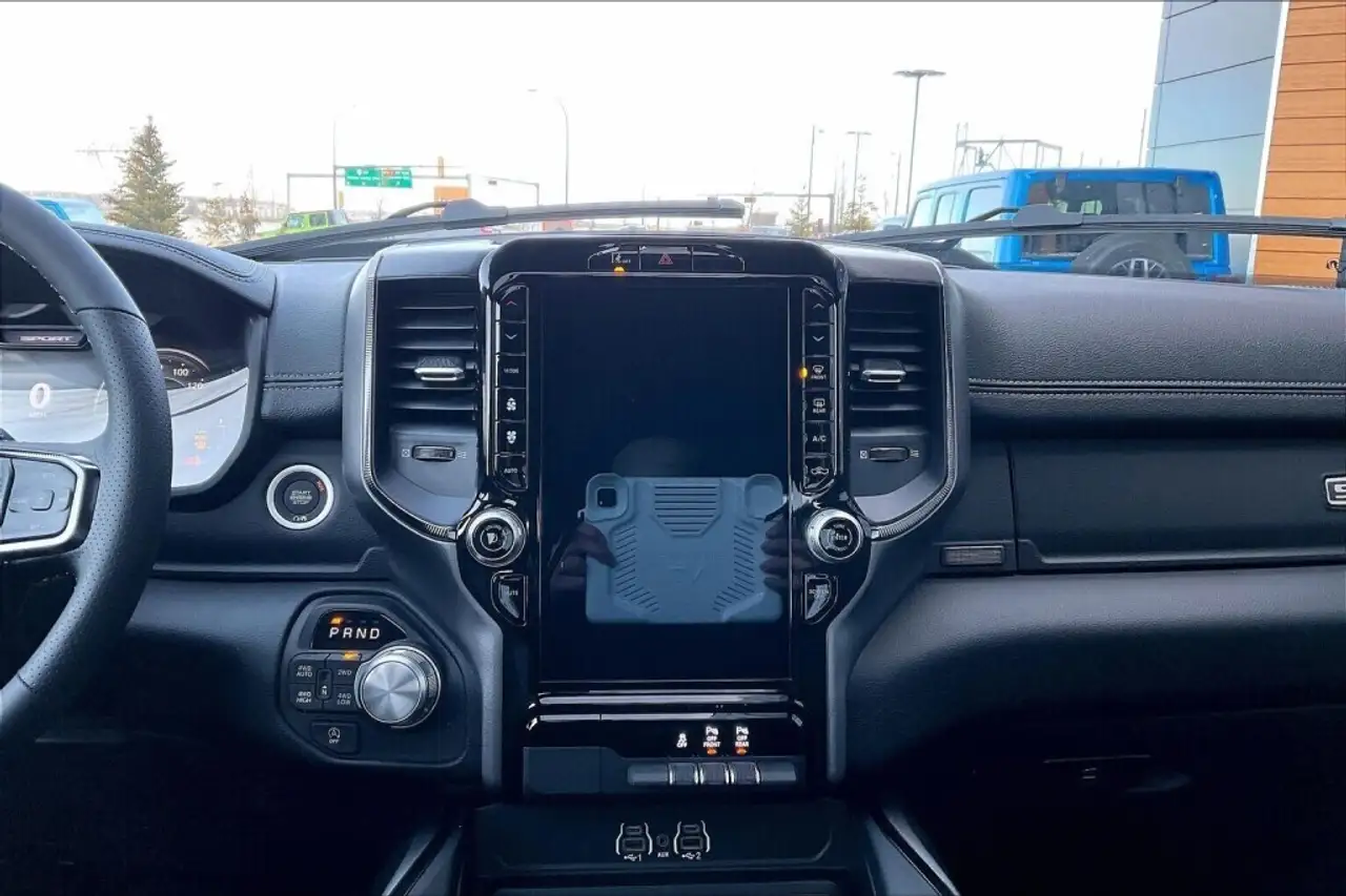 RAM 1500 снимка RAM 1500