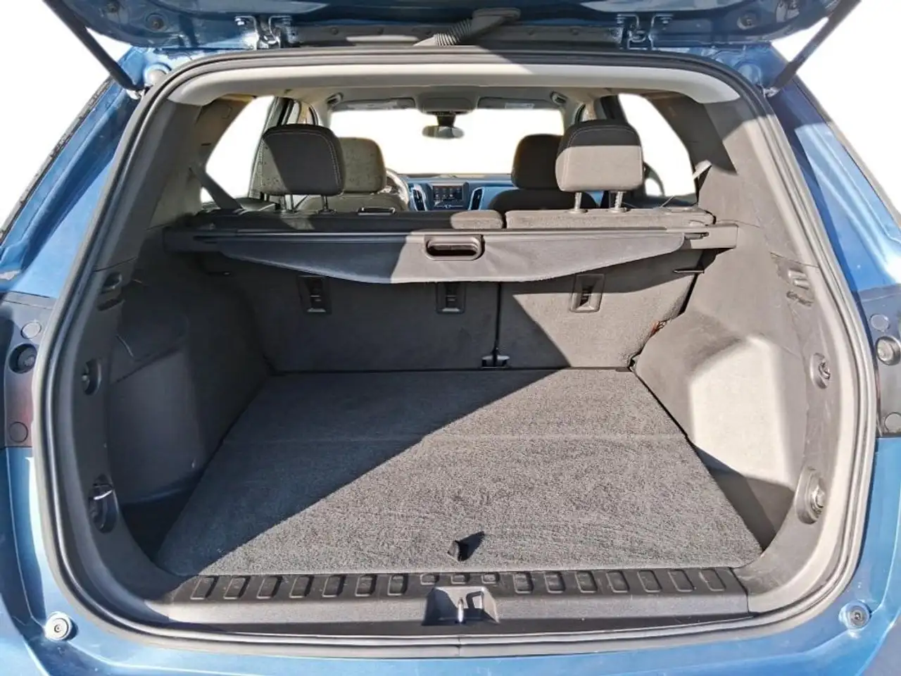 Chevrolet Equinox снимка Chevrolet Equinox