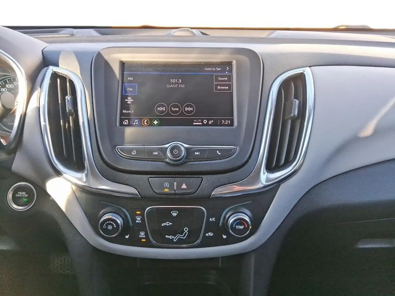 Chevrolet Equinox снимка Chevrolet Equinox