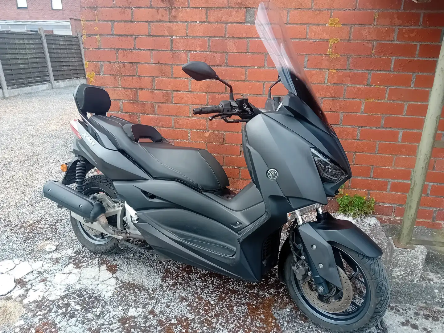Yamaha X-Max 125 Zwart - 2
