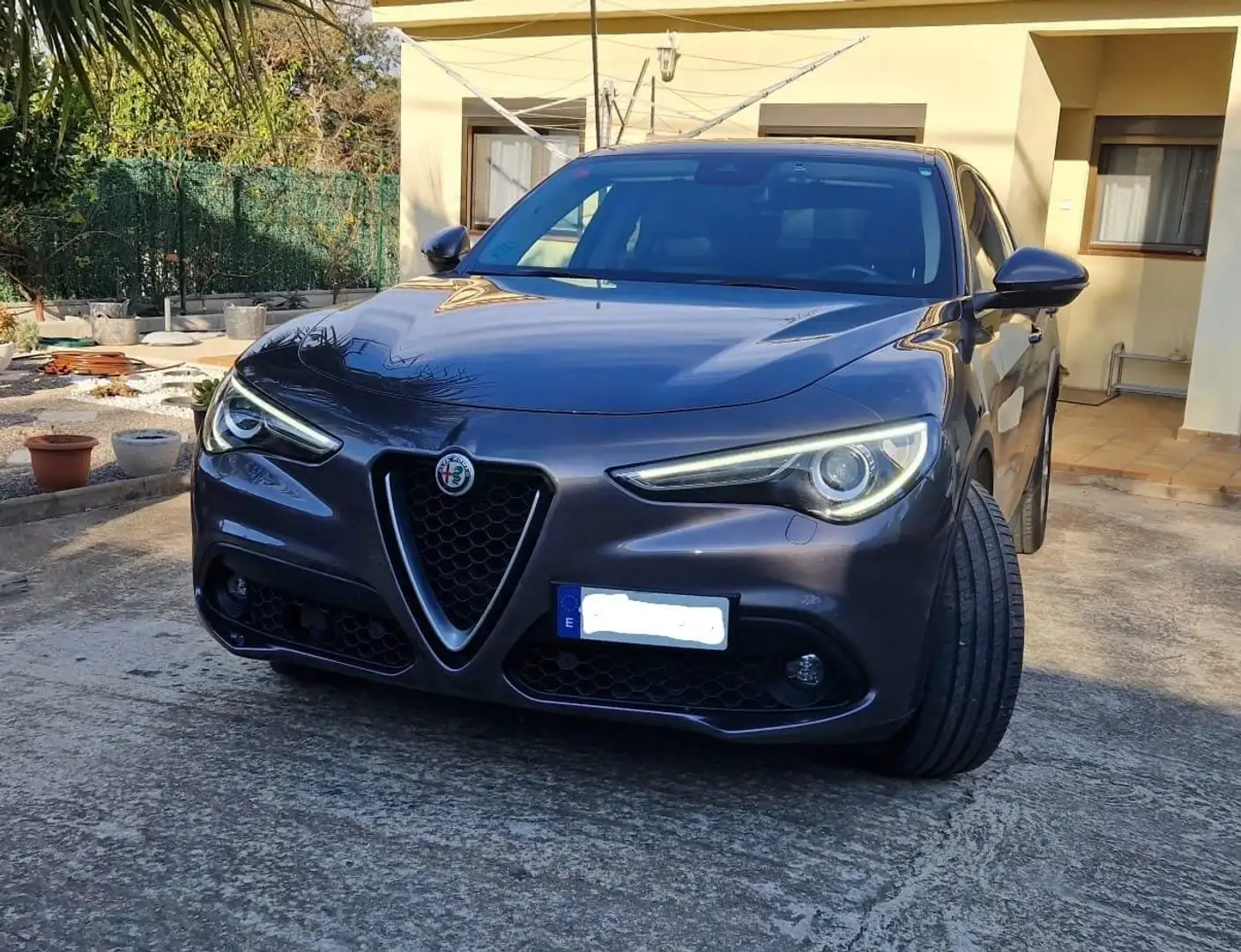 Alfa Romeo Stelvio 2.2 Executive RWD 190 Aut. Gris - 2