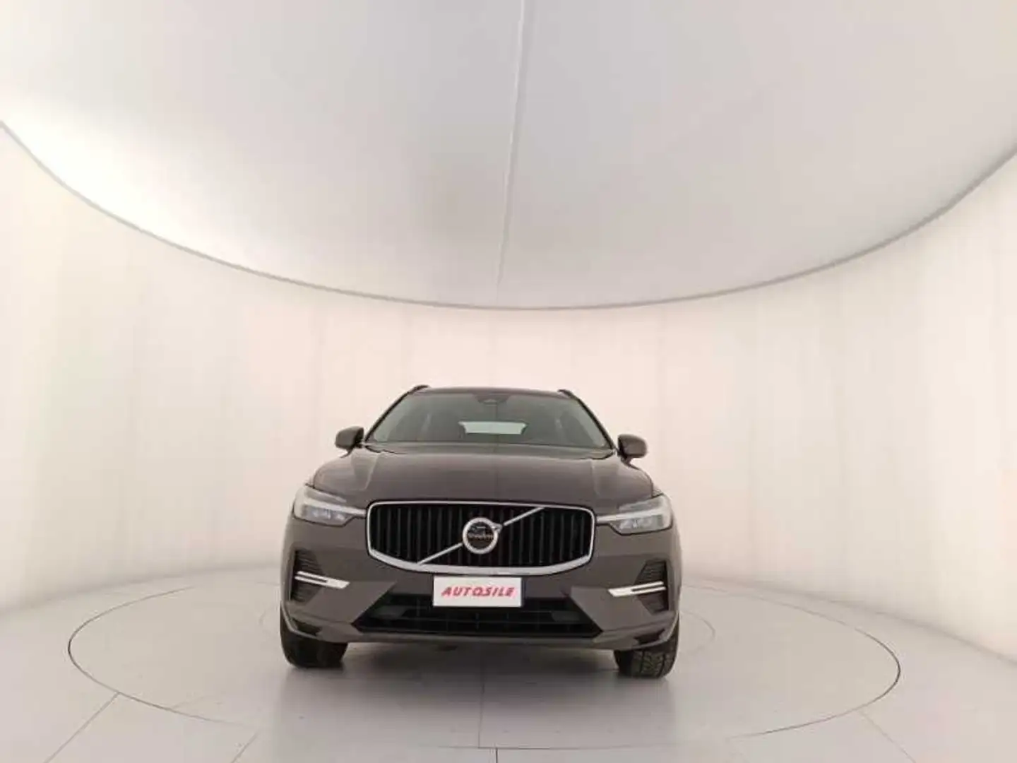 Volvo XC60 II 2022 2.0 b4 Essential auto Grigio - 2
