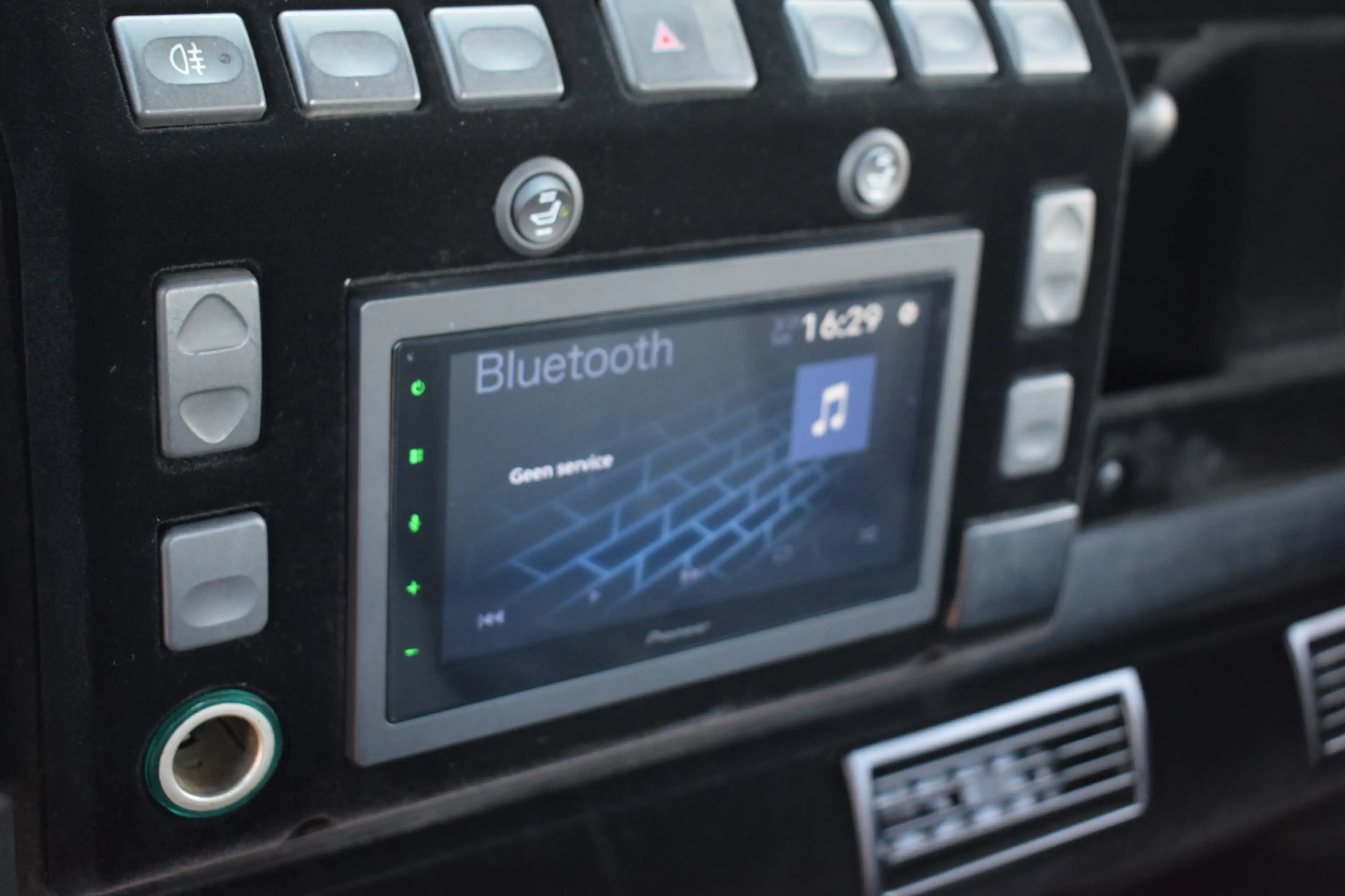 Land Rover Defender 2.5 Td5 SW 130" SE Keswick Green | Sawtooth | Ledb — photo 15