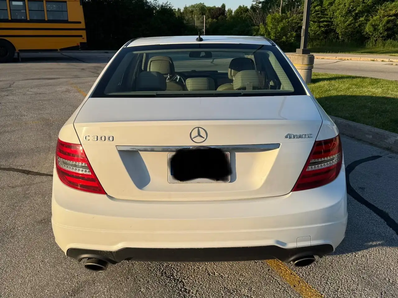 Mercedes-Benz C-Class снимка Mercedes-Benz C-Class