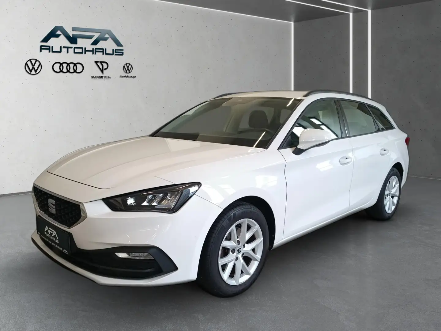 SEAT Leon ST 1,5 eTSI Style DSG StdHz*AHK*Navi*GRA Weiß - 2