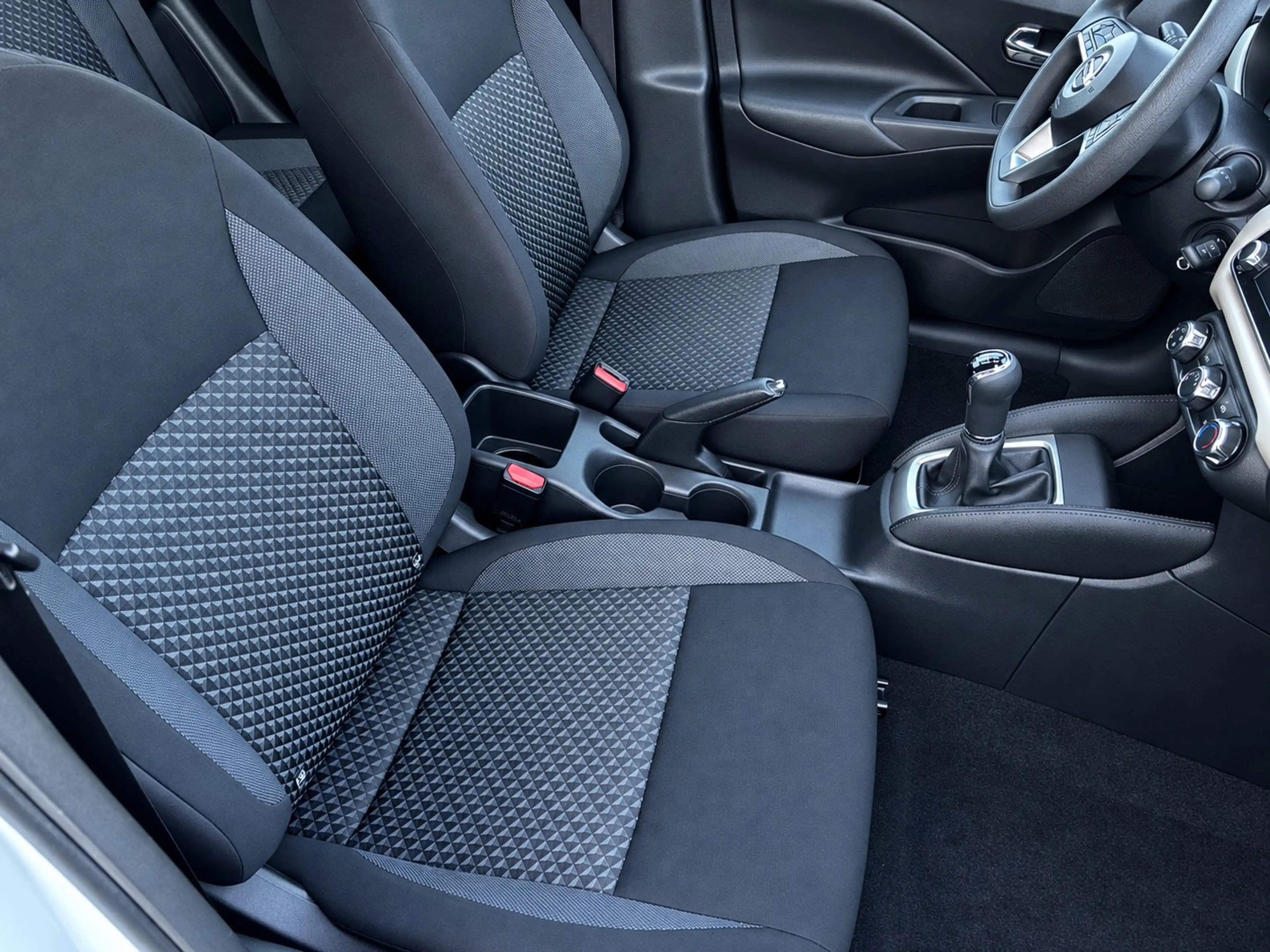 Nissan Micra Micra 1.0 IG-T Business Edition — photo 12