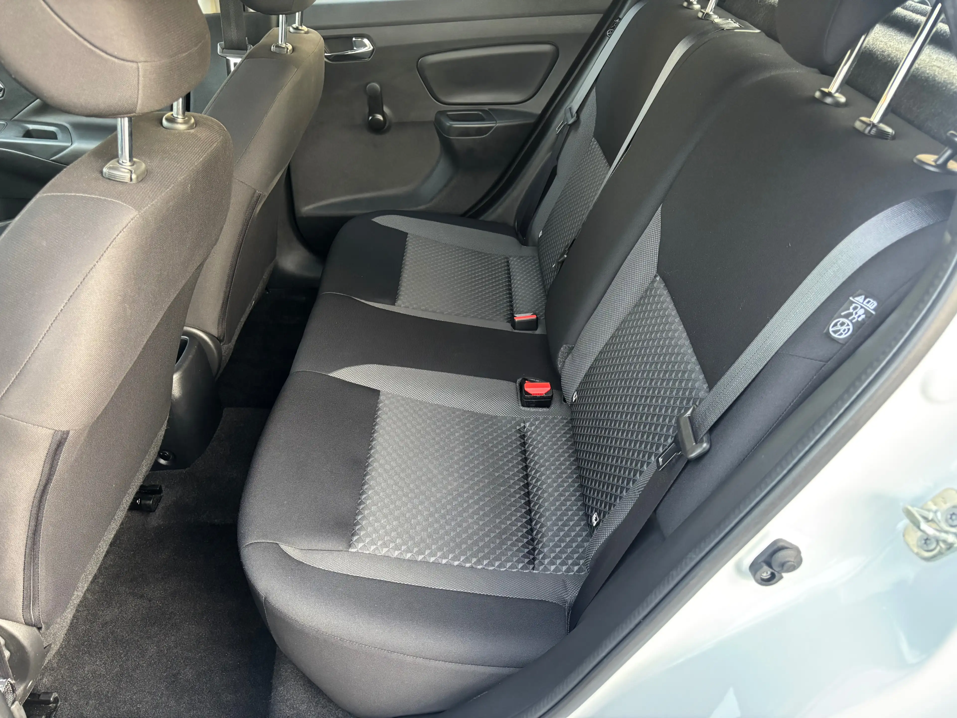 Nissan Micra Micra 1.0 IG-T Business Edition — photo 13