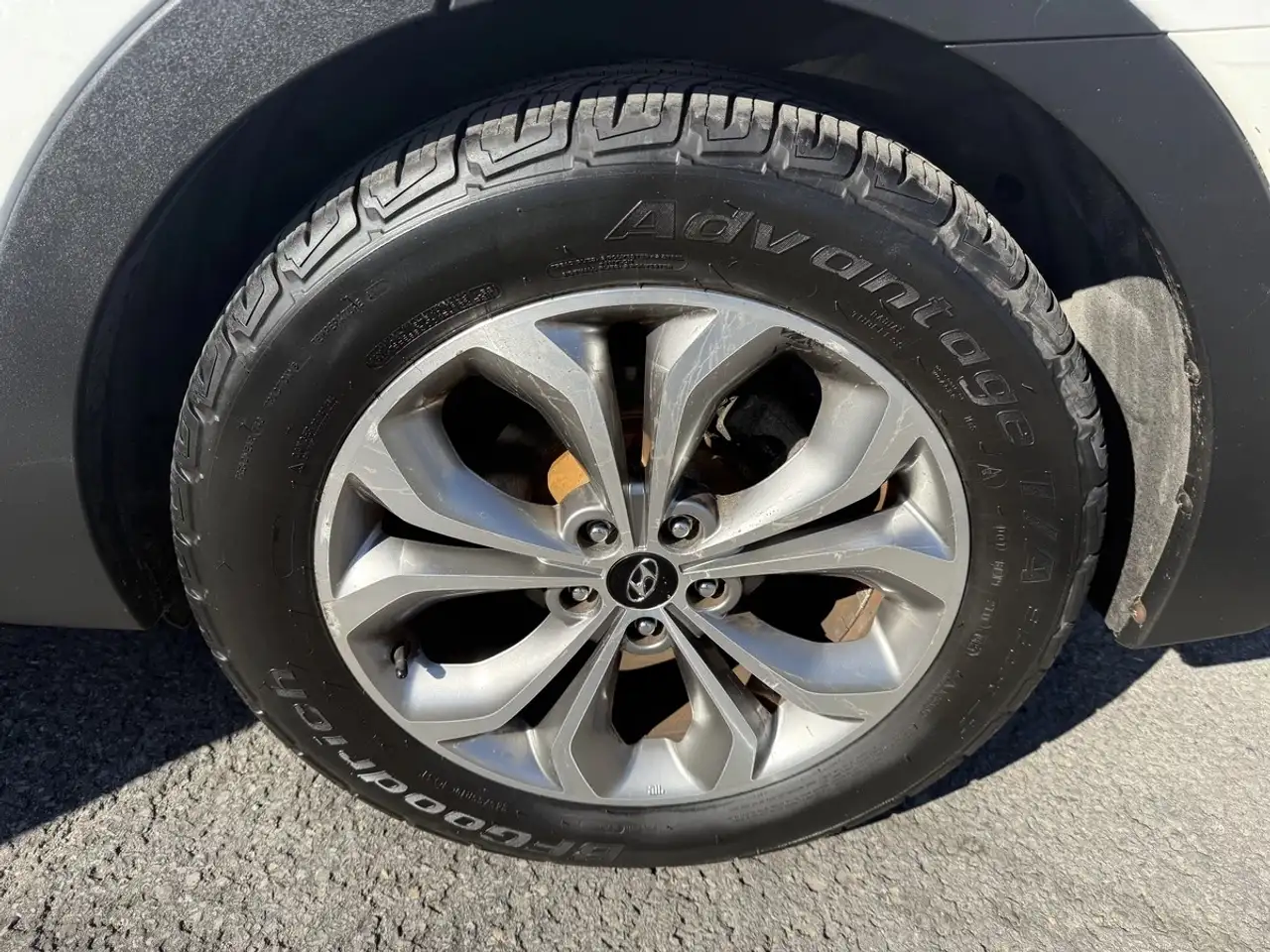 Hyundai SANTA FE photo Hyundai SANTA FE