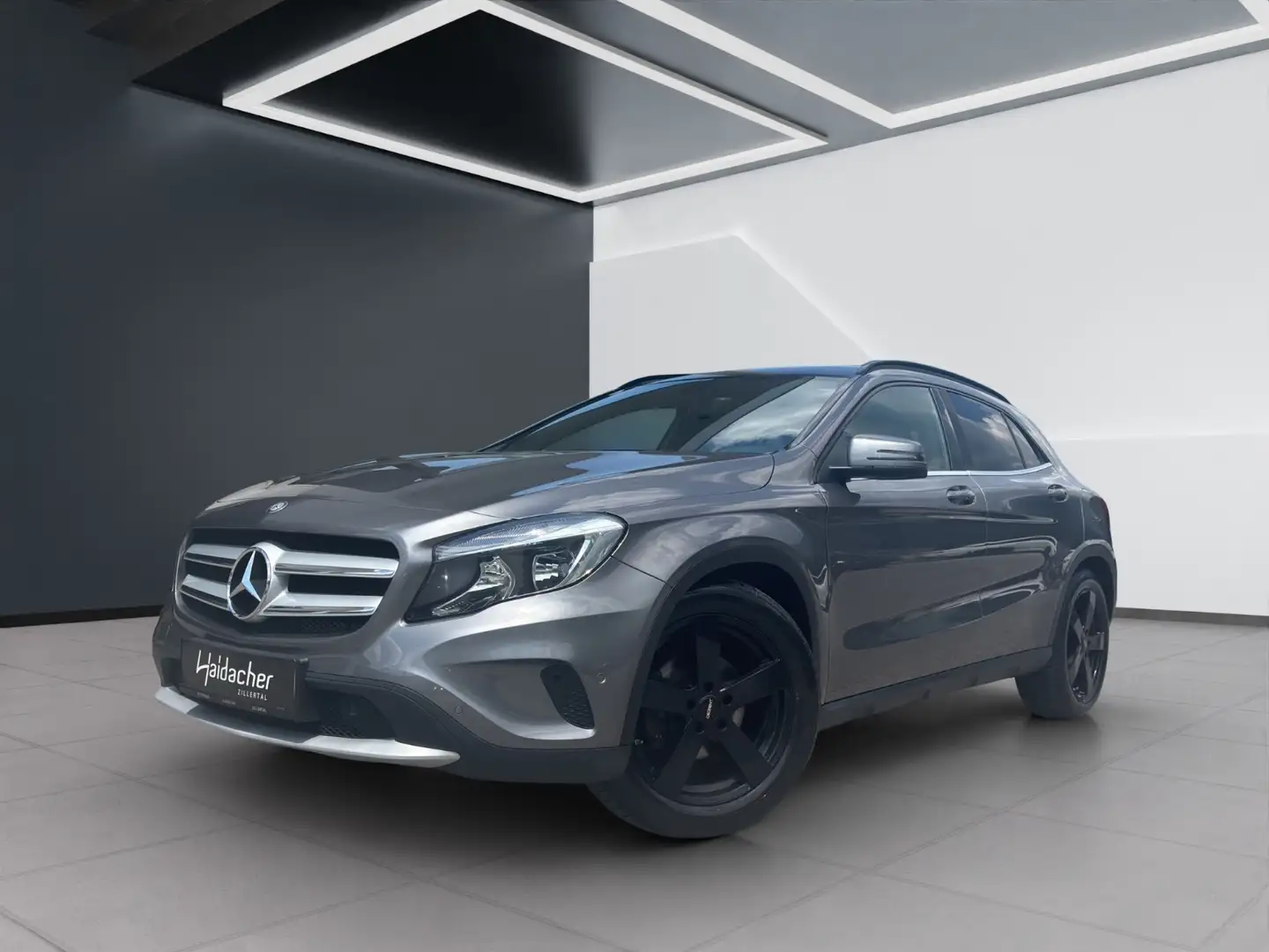 Mercedes-Benz GLA 200 CDI 4MATIC Style AHK PTS Shz eHeck Pano Grau - 2