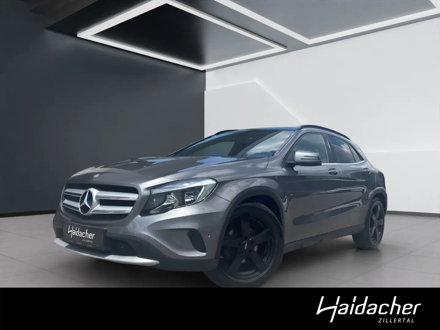 Mercedes-Benz GLA 200 CDI 4MATIC Style AHK PTS Shz eHeck Pano Grau - 1