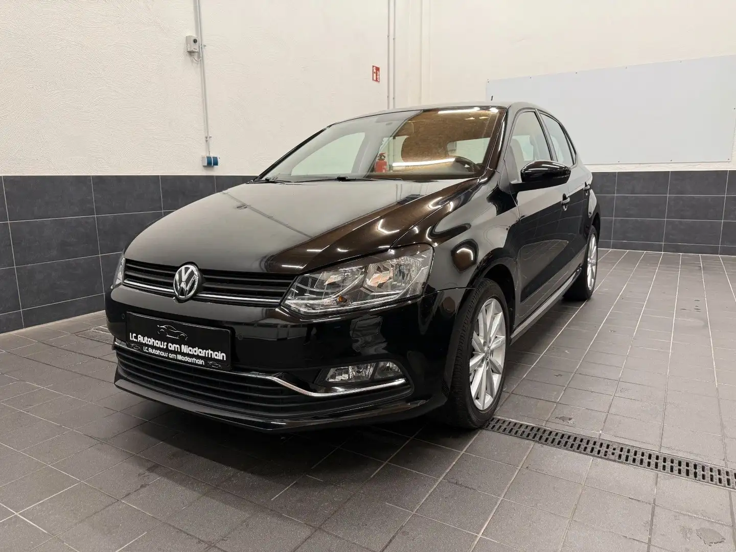 Volkswagen Polo V Highline|KLIMA|SHZ|VW-HISTORIE|TOP|90 PS| Schwarz - 1