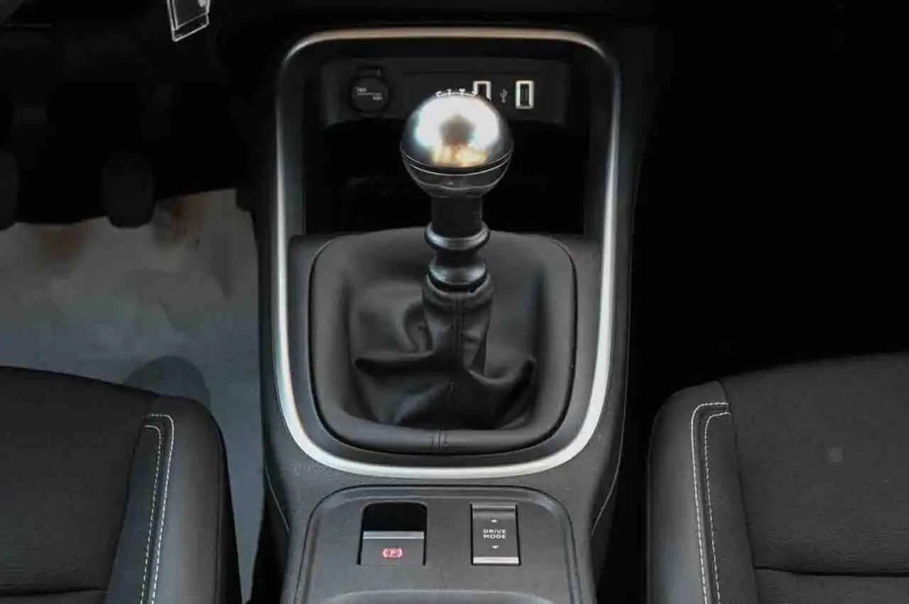 Jeep Avenger 1.2 Turbo 100 CV Altitude 15