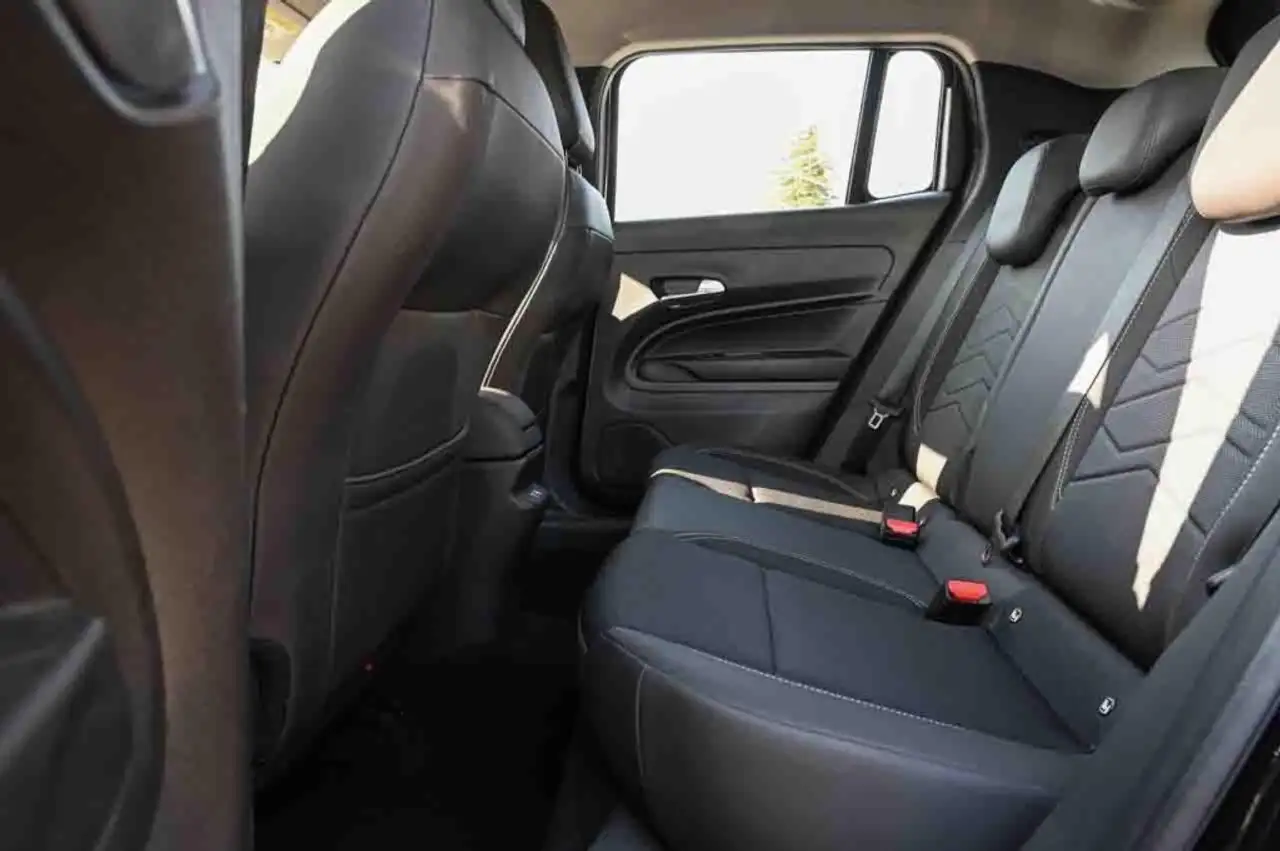 Jeep Avenger 1.2 Turbo 100 CV Altitude 11