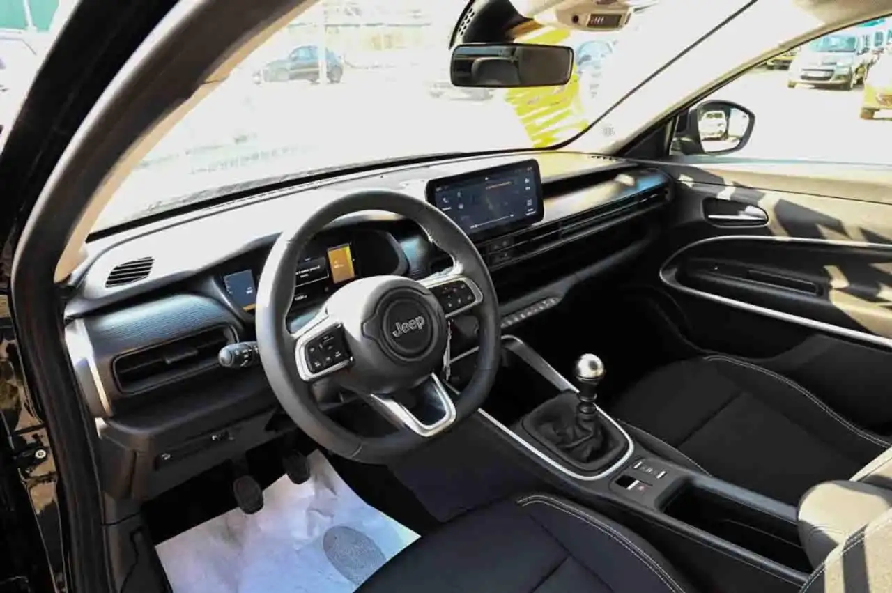 Jeep Avenger 1.2 Turbo 100 CV Altitude 8