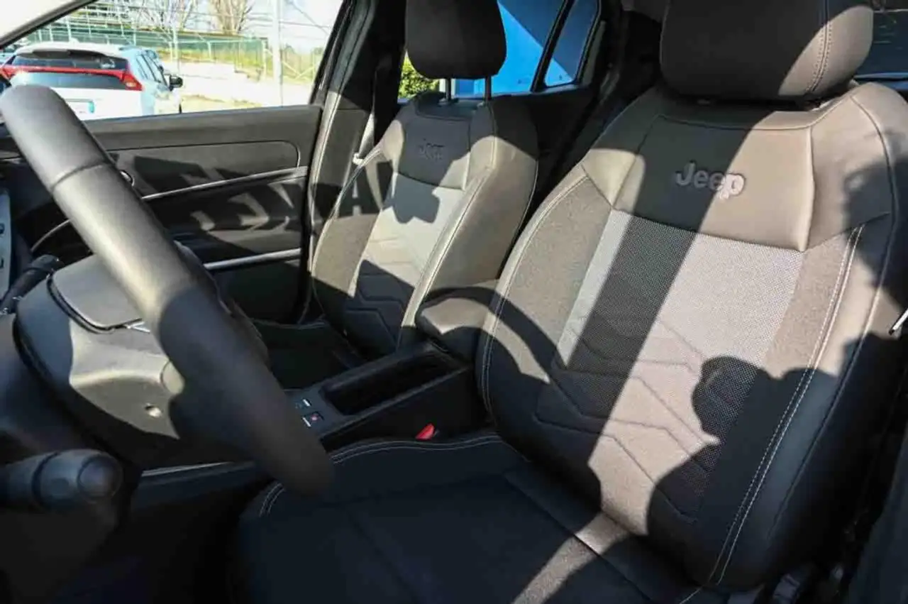 Jeep Avenger 1.2 Turbo 100 CV Altitude 10