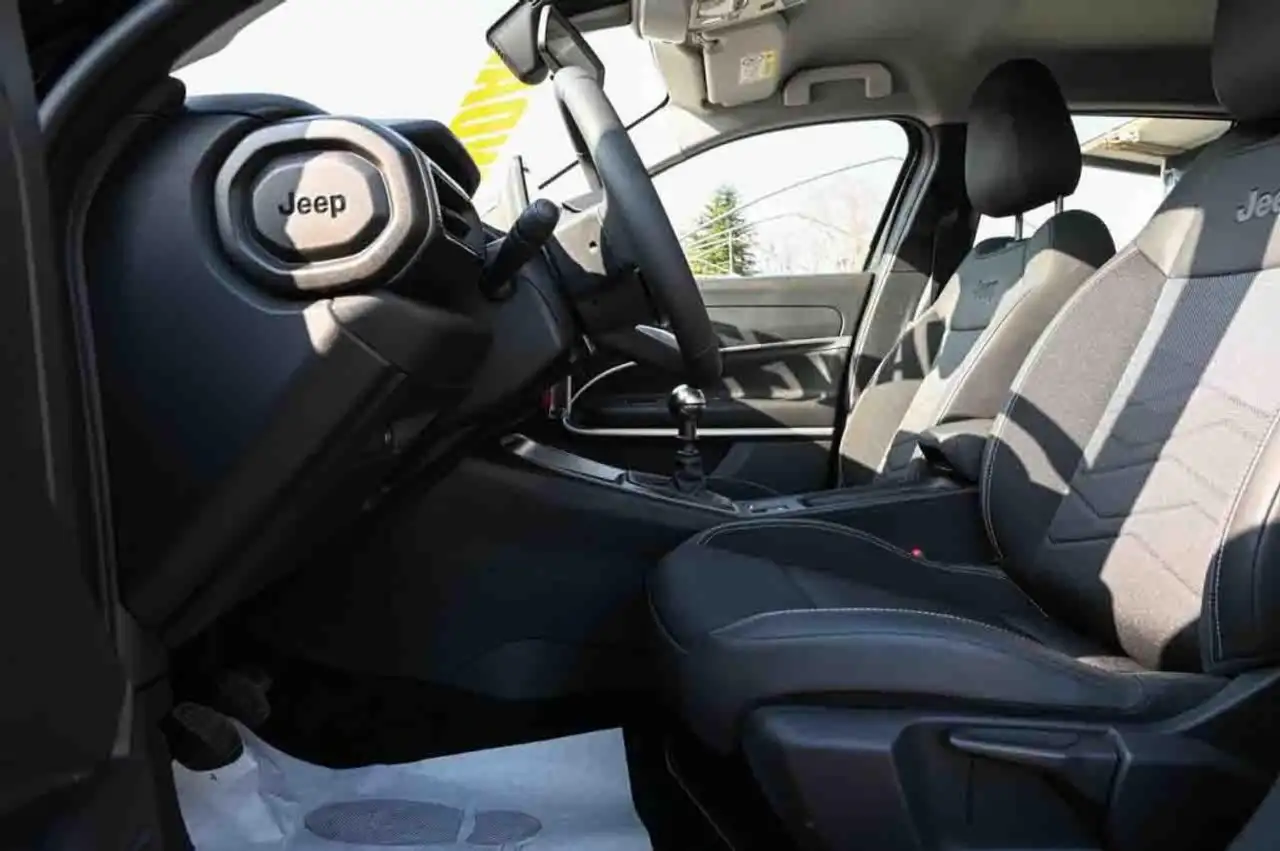 Jeep Avenger 1.2 Turbo 100 CV Altitude 9