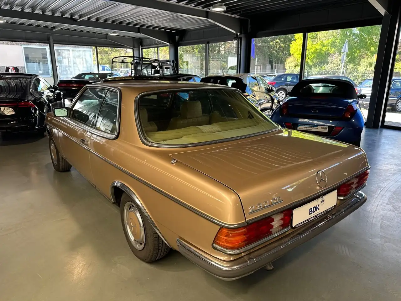 Mercedes-Benz 230 CE Original Zustand Oldtimer, foto 4
