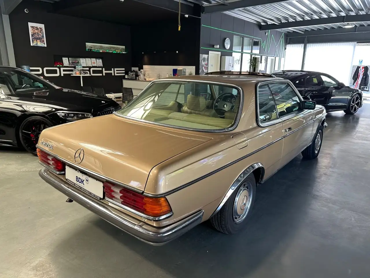 Mercedes-Benz 230 CE Original Zustand Oldtimer, foto 6