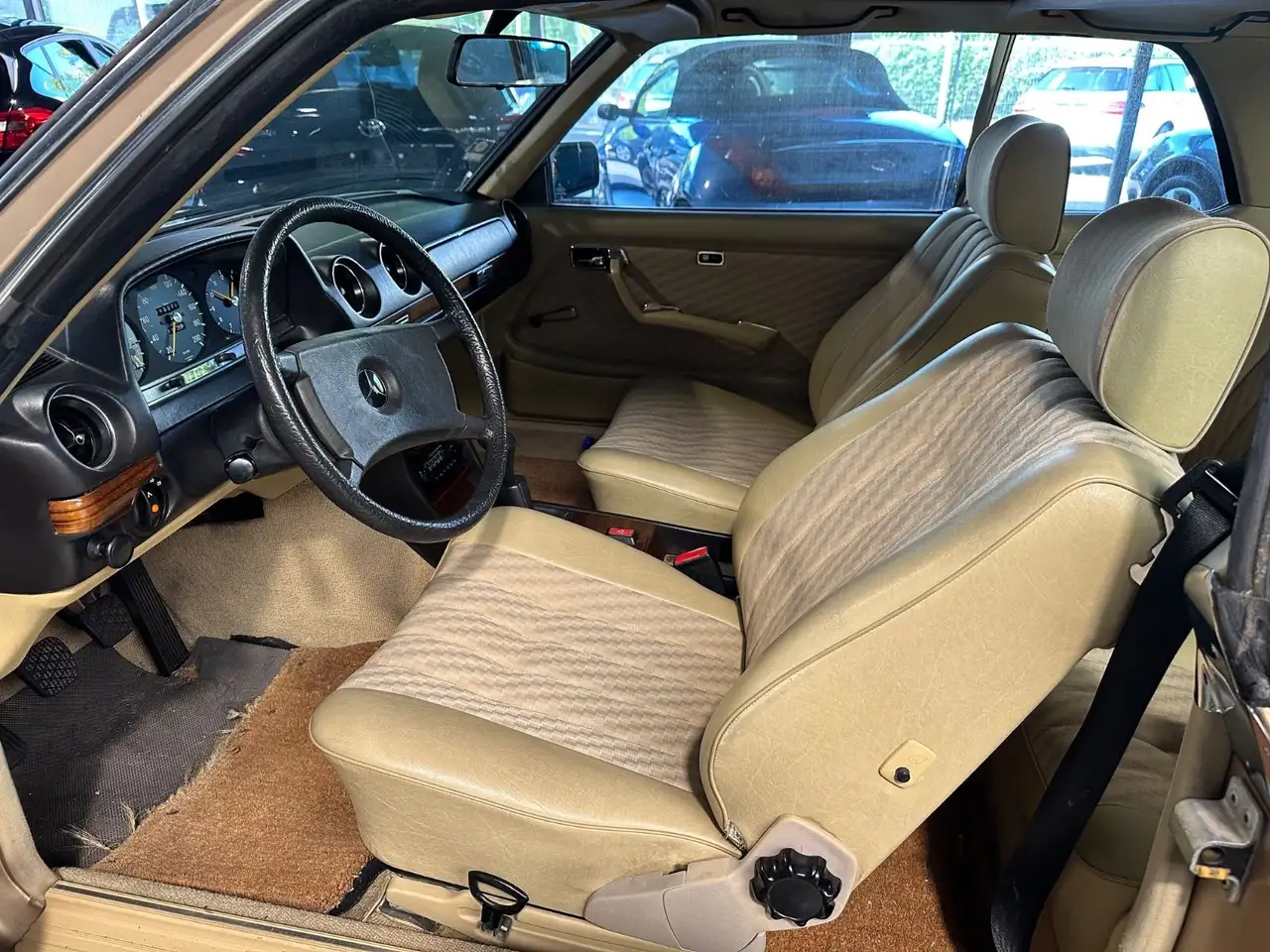 Mercedes-Benz 230 CE Original Zustand Oldtimer, foto 12