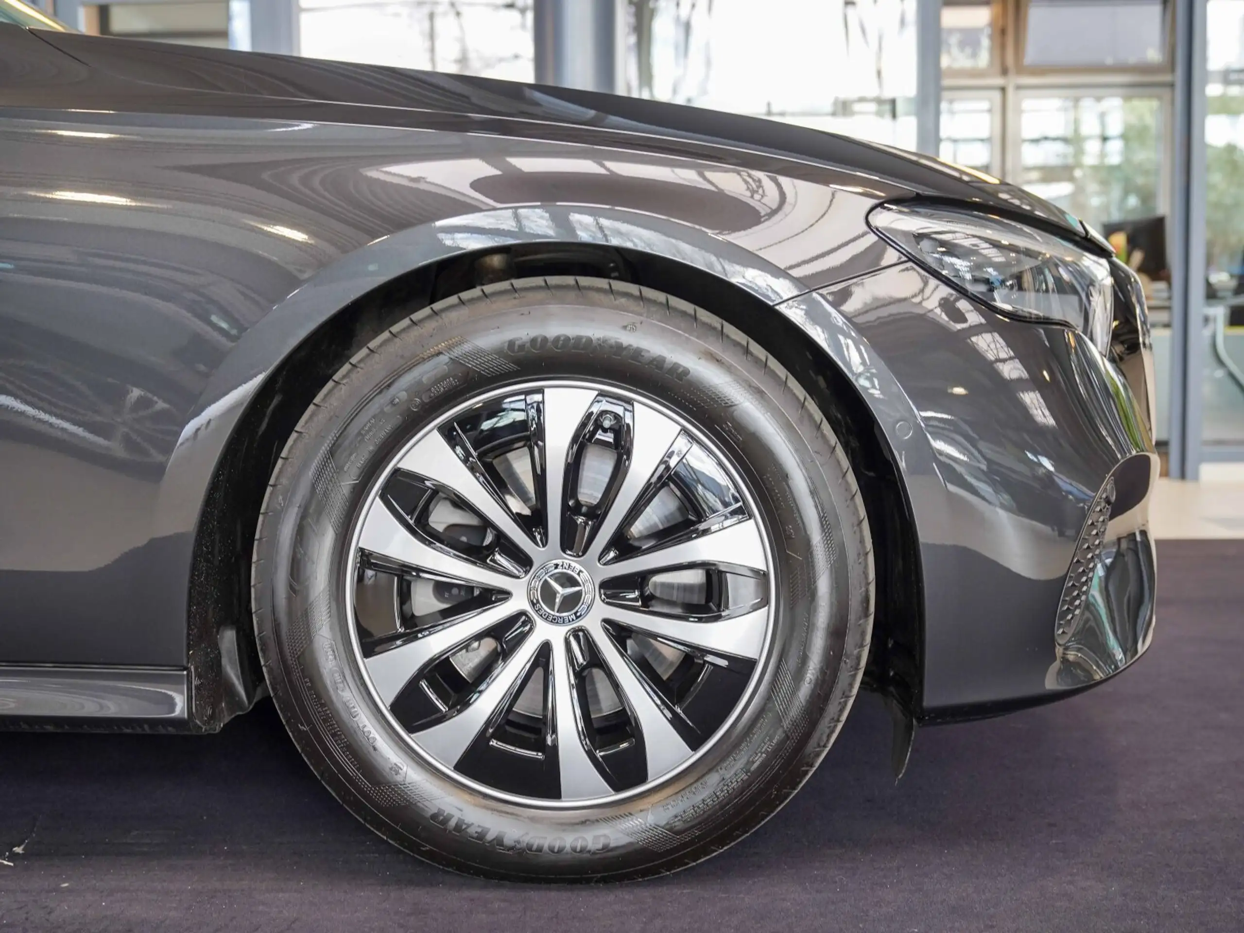 Mercedes-Benz E 220 2024