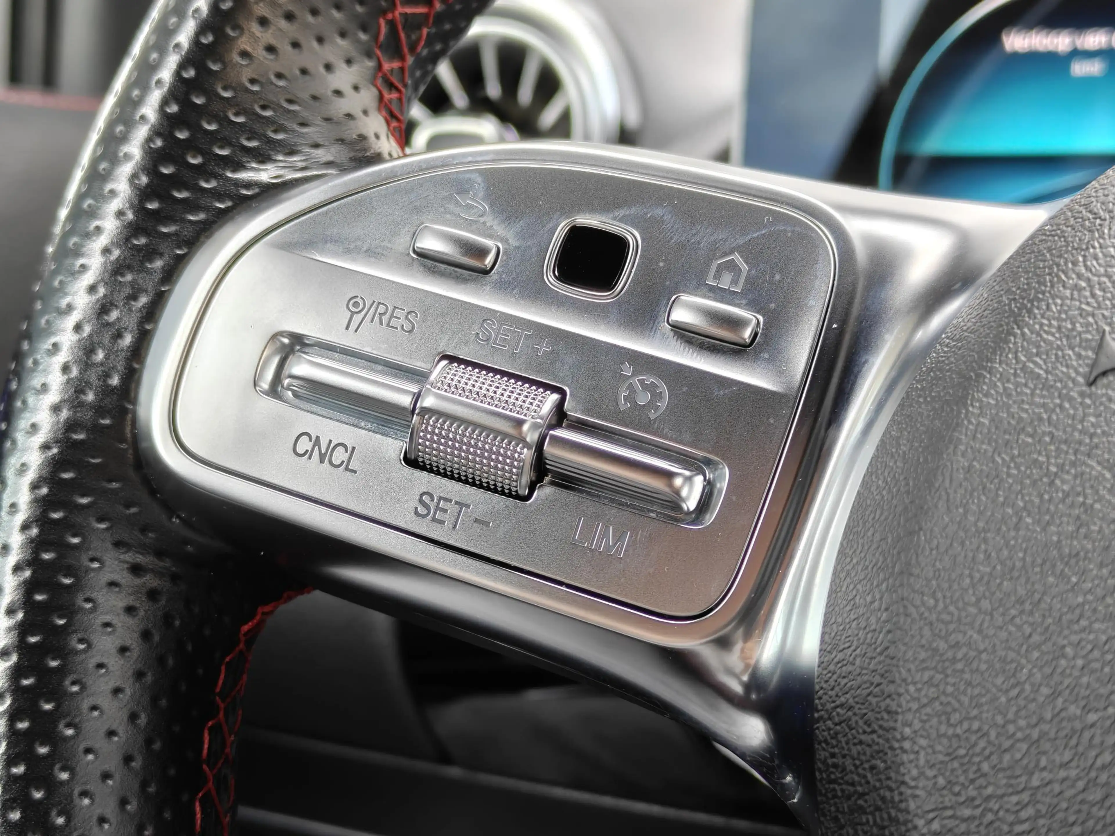 Mercedes-Benz GLA 180 AMG Line Trekhaak/AMG/Clima/Camera — photo 12