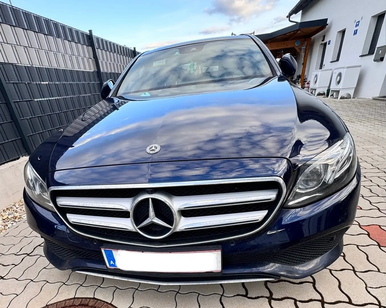Mercedes-Benz E 200 E 200 d Aut. Blau - 2