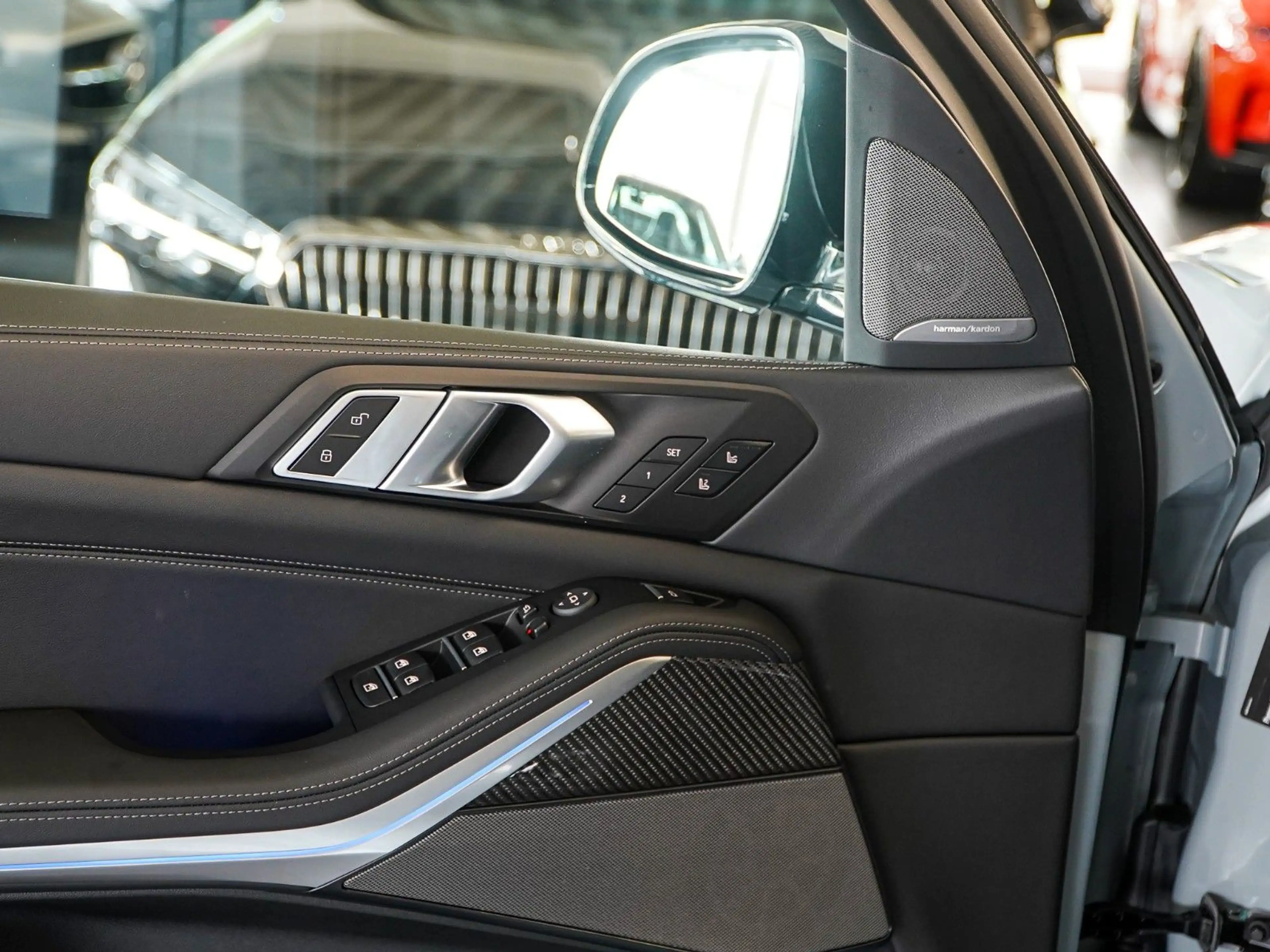BMW X5 40d M Sport Pro AHK Pano Massage HUD — photo 10