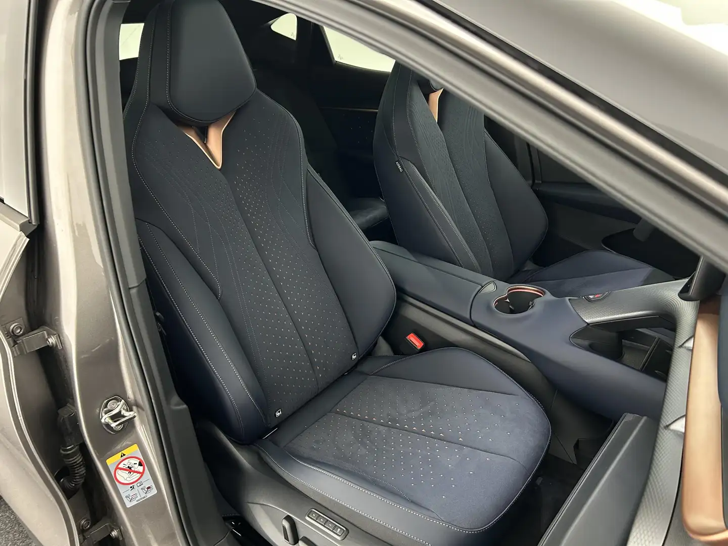 CUPRA Tavascan 340pk VZ Adrenaline 82 kWh Trekhaak Warmtepomp Pan Jaune - 2