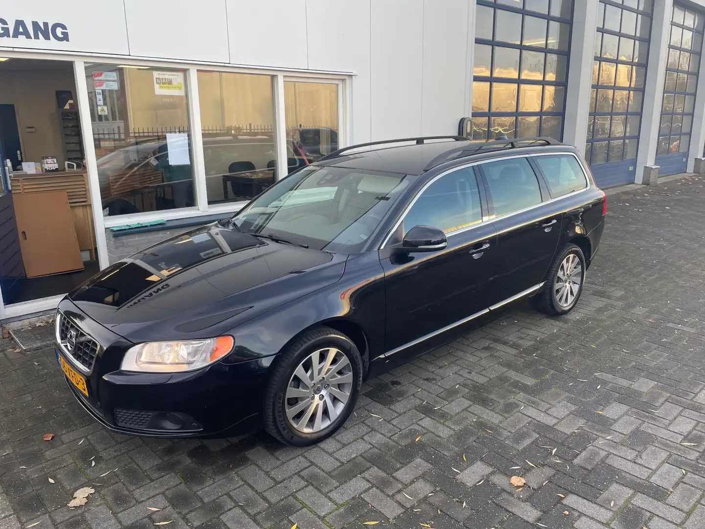 Volvo V70 1.6 T4 Limited Edition Noir - 1