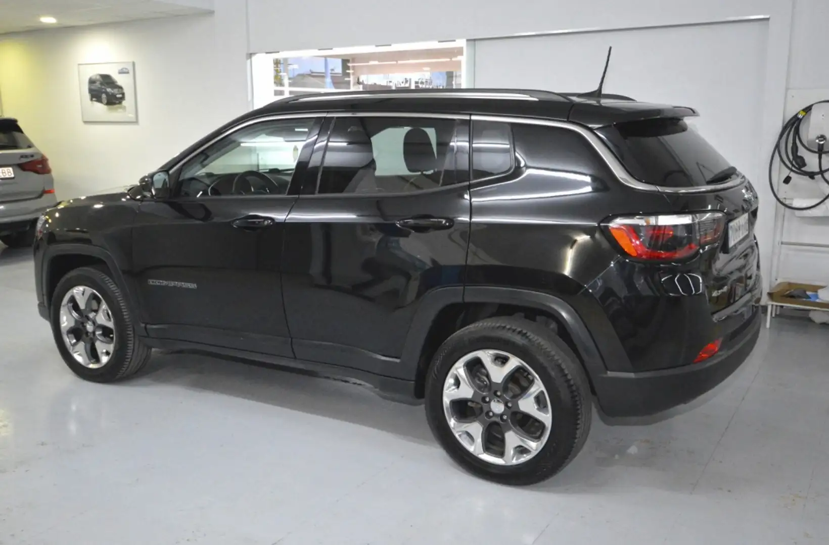 Jeep Compass 2.0 Mjt Limited 4x4 AD Aut. 125kW Negro - 2