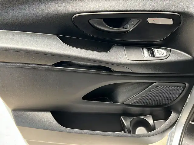 Mercedes-Benz Vito view 13