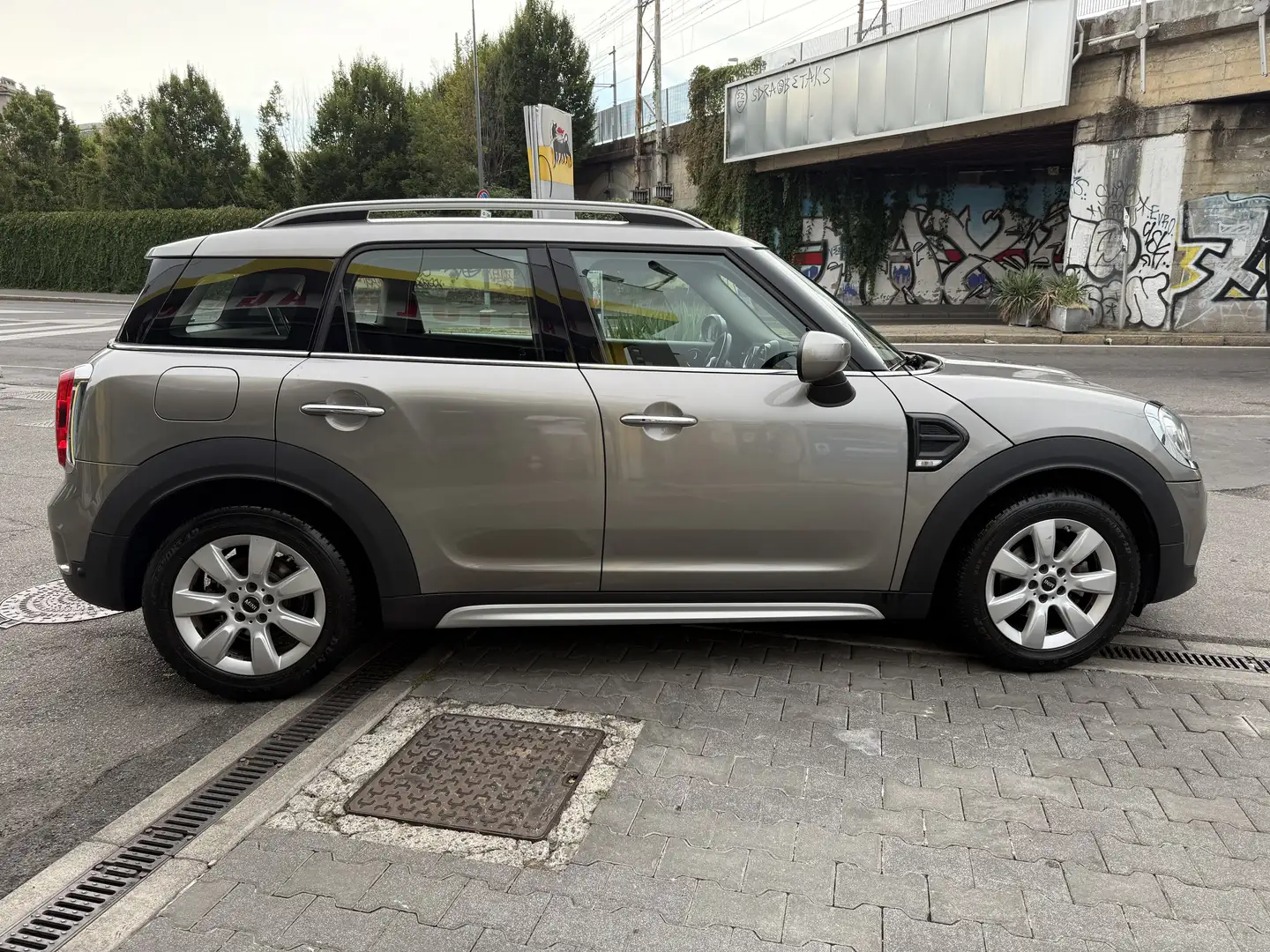 MINI One Countryman Mini Countryman F60 2017 1.5 Boost auto 7m my18 Gri - 1