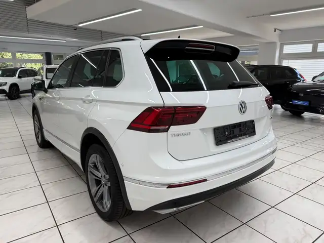 Volkswagen Tiguan view 2
