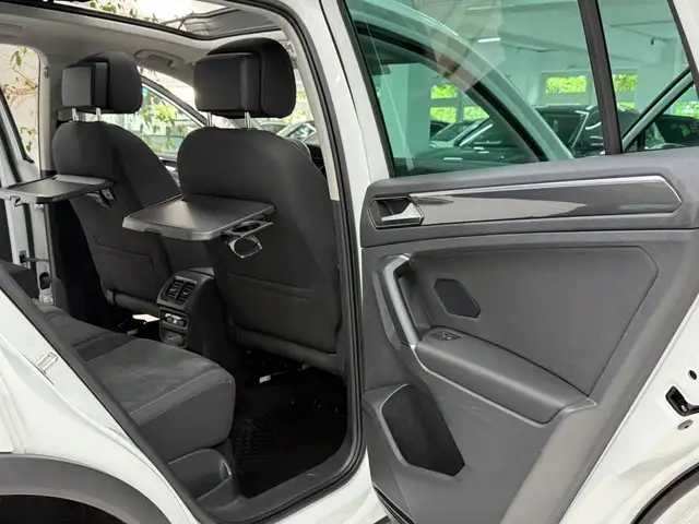 Volkswagen Tiguan view 9