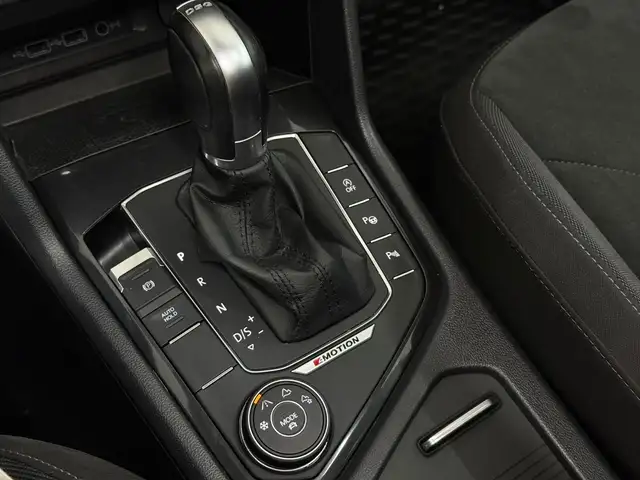 Volkswagen Tiguan view 28
