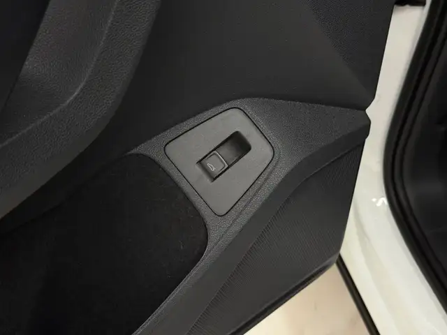 Volkswagen Tiguan view 21