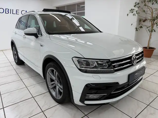 Volkswagen Tiguan view 4