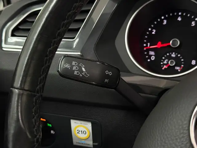 Volkswagen Tiguan view 24