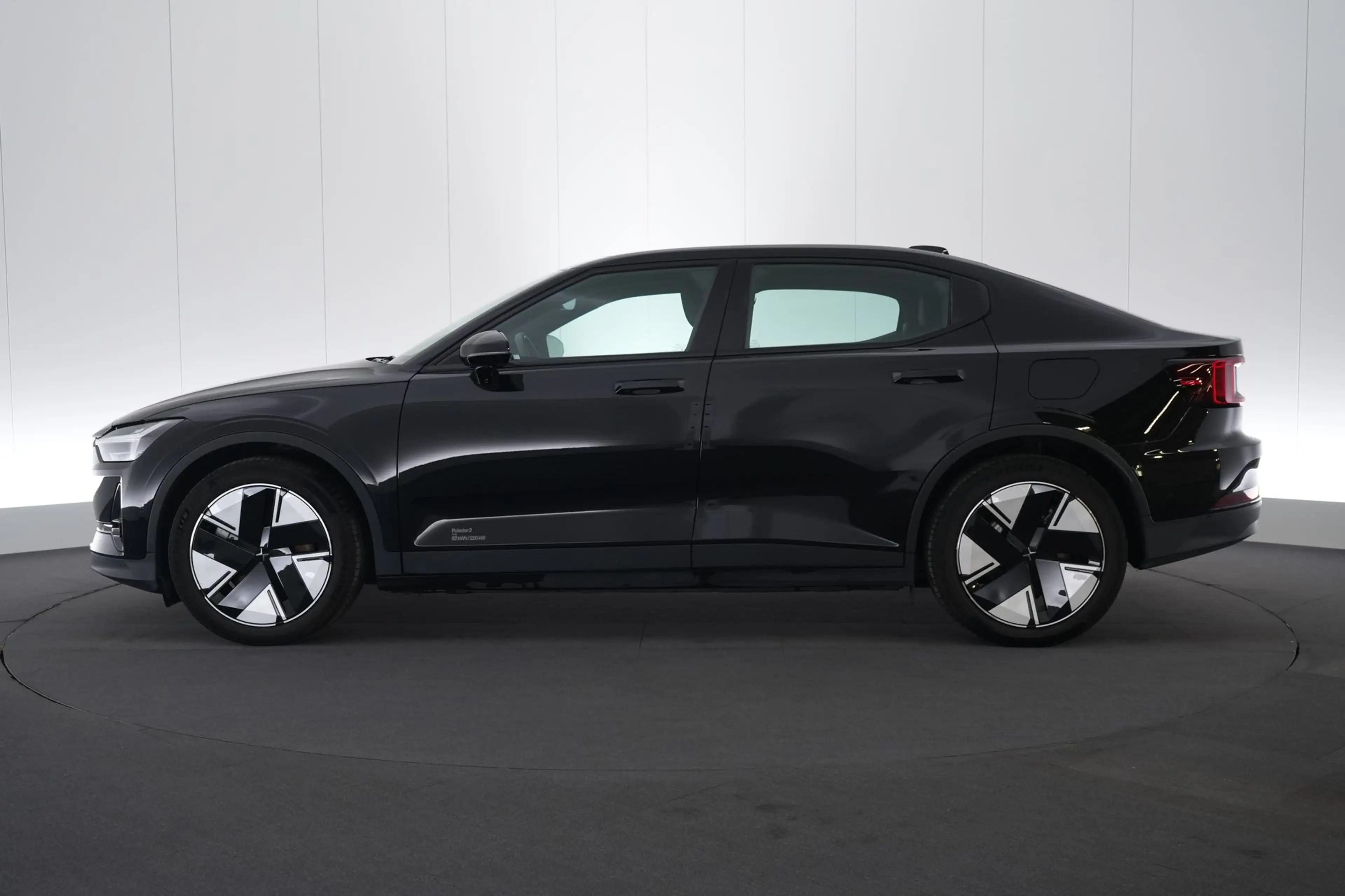 Polestar 2 82 kWh Long Range Single Motor RWD Business Ed. Pi — photo 11